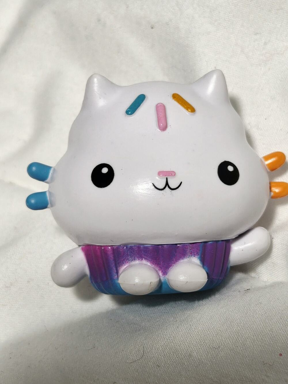 DreamWorks Gabby's Dollhouse Cakey's Cupcake Cat Mini Toy Figure Cake Topper